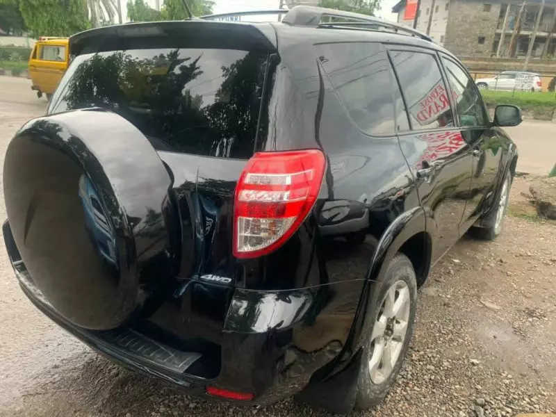 Toyota RAV 4   - 2010
