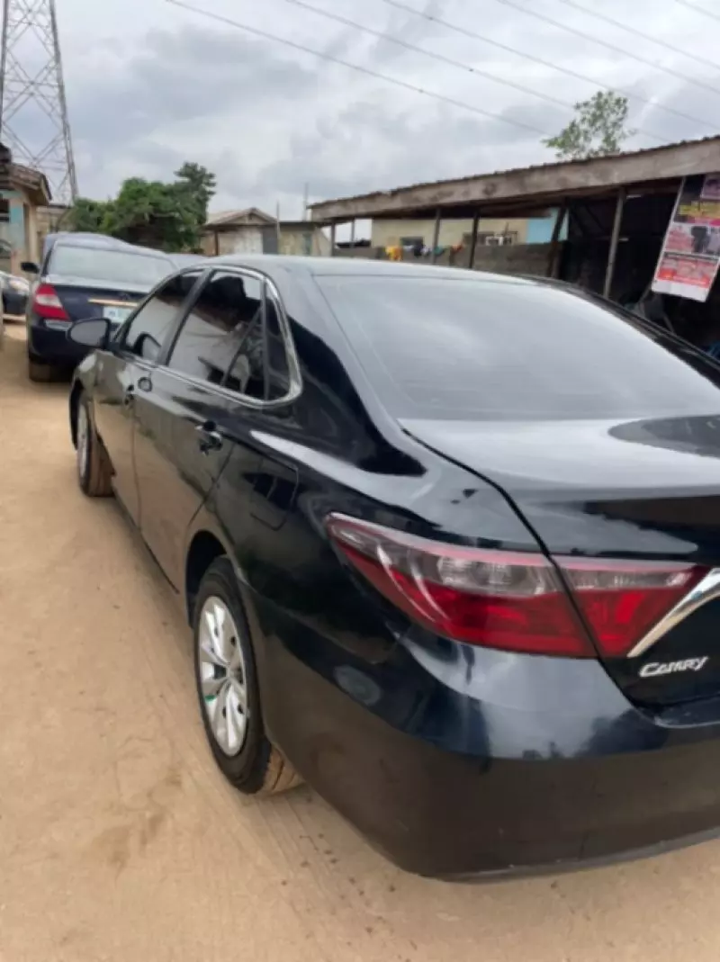 Toyota camry   - 2016