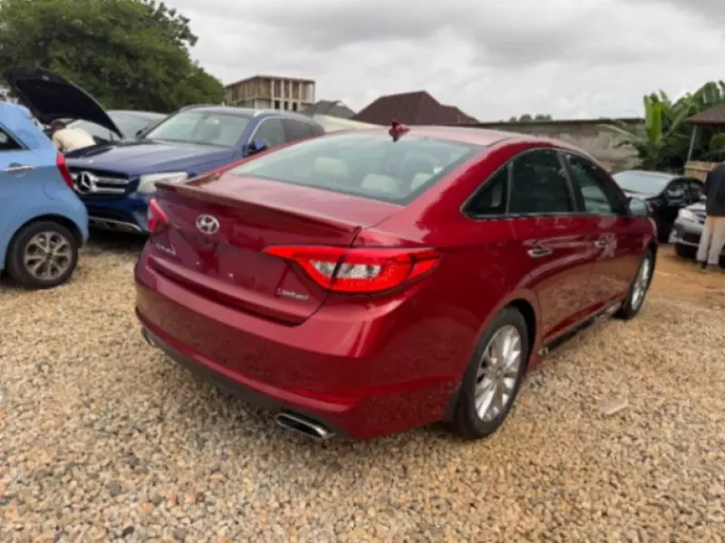 Hyundai Sonata   - 2015