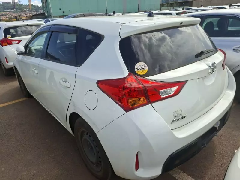 Toyota Auris   - 2013