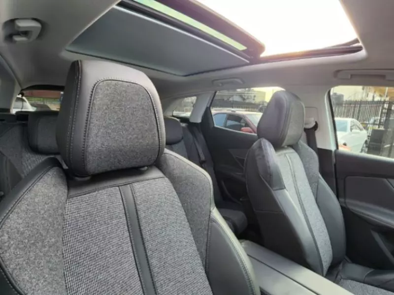 Peugeot 3008   - 2018