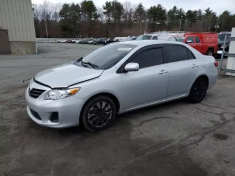 Toyota Camry   - 2013