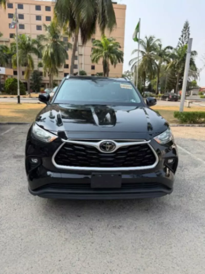 Toyota Highlander   - 2020