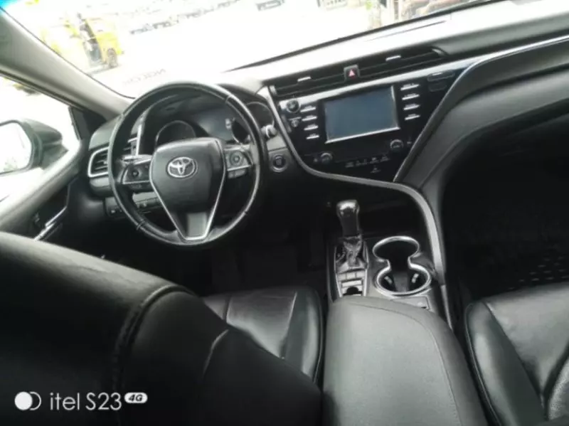 Toyota Camry   - 2018