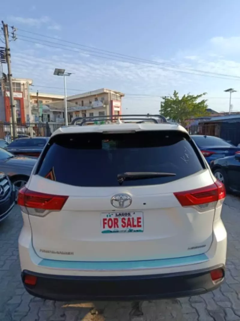 Toyota Highlander   - 2014