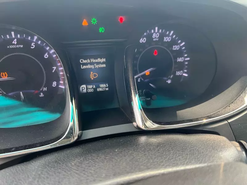 Toyota Avalon   - 2013