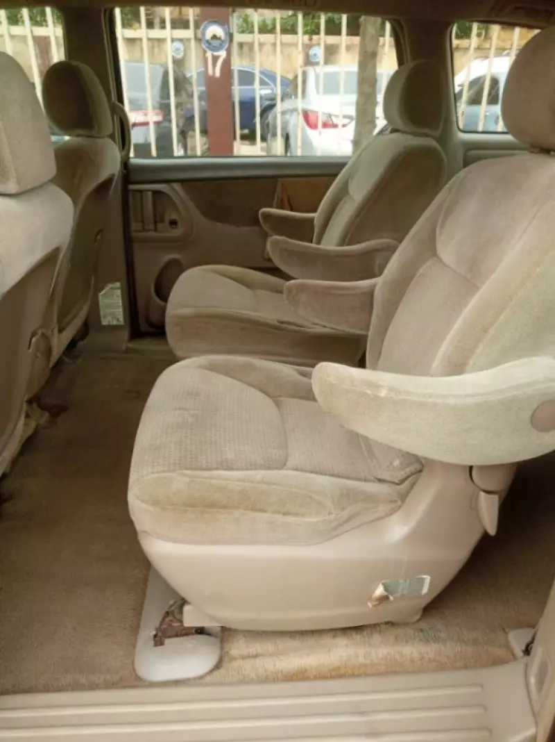 Toyota Sienna   - 2004