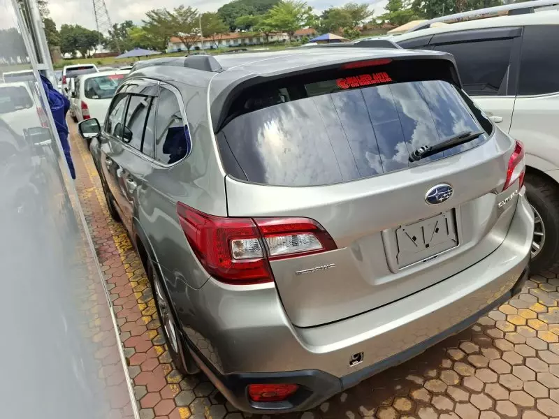 Subaru Outback   - 2016