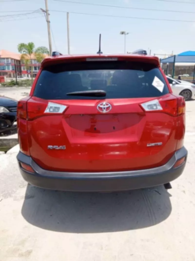 Toyota RAV4   - 2015