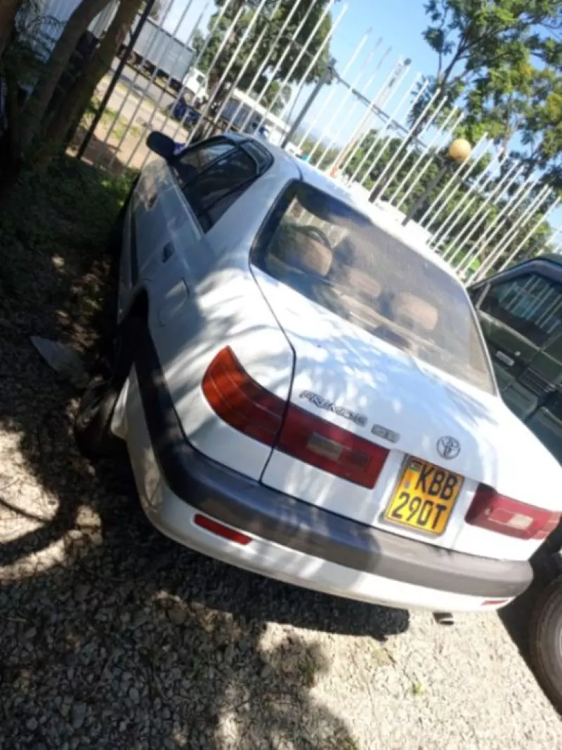 Toyota Premio    - 2000