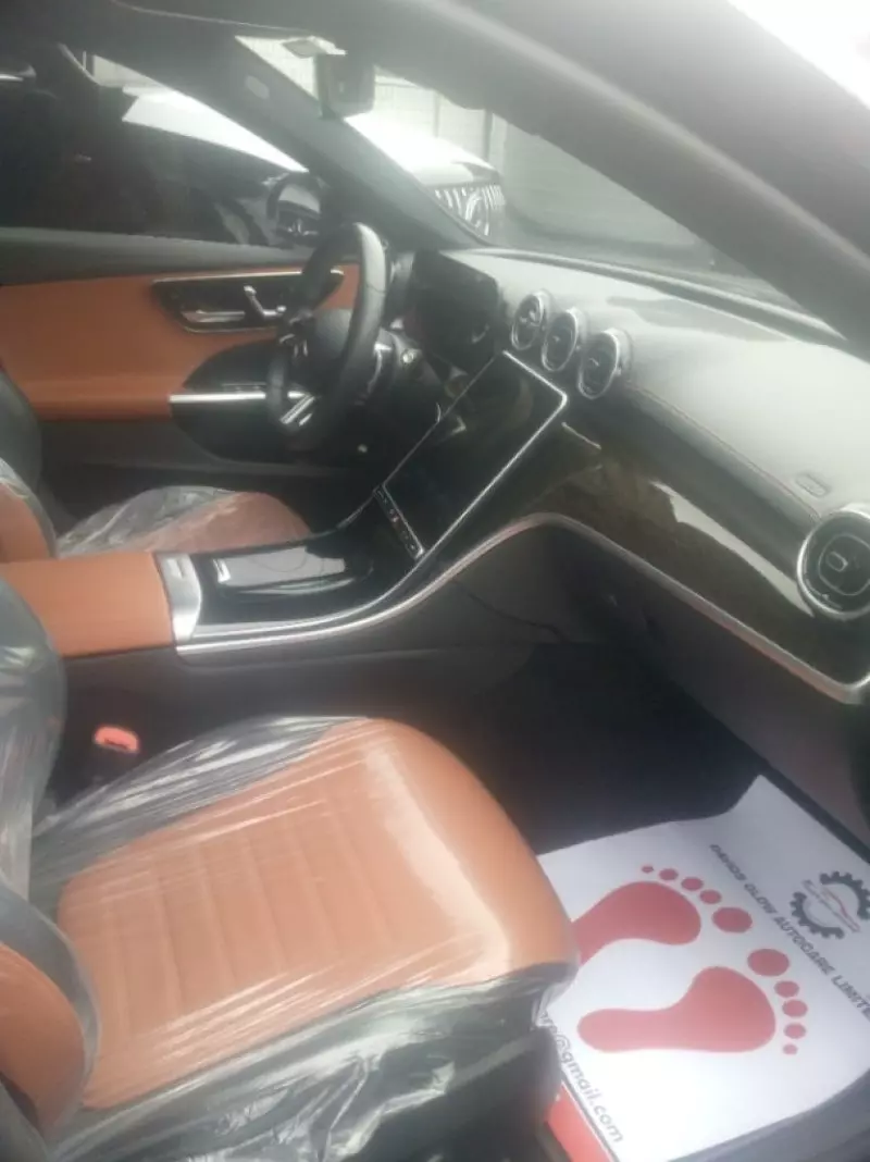 Mercedes-Benz C 300   - 2021