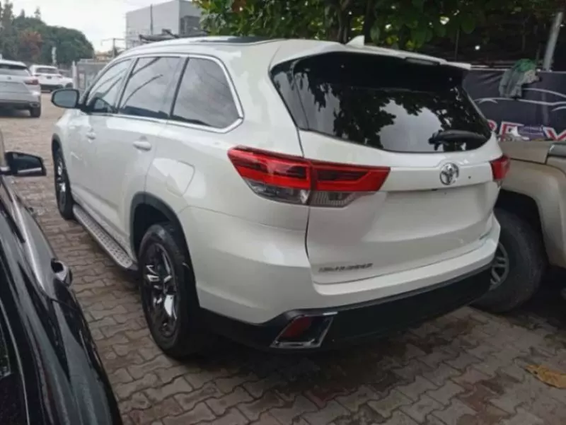 Toyota Highlander   - 2018