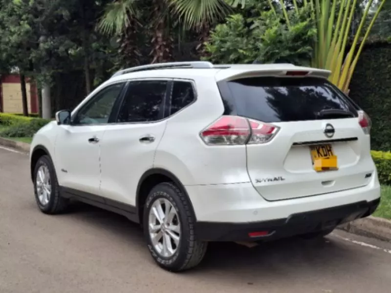 Nissan X-Trail   - 2015