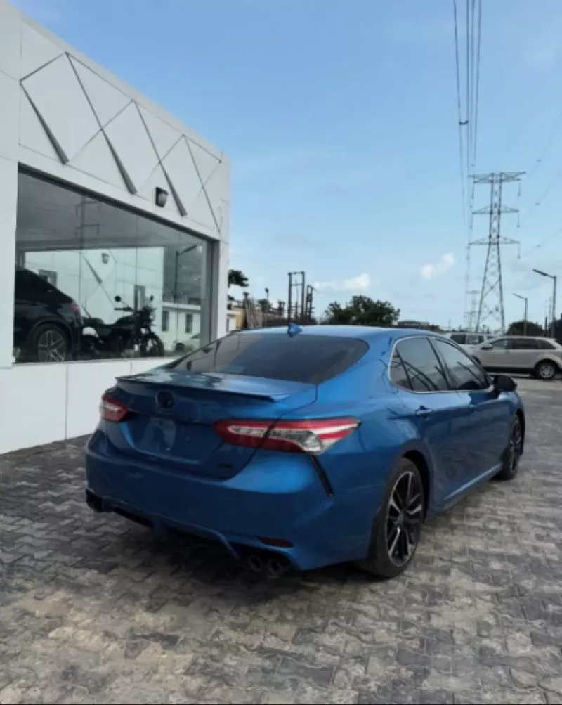Toyota camry   - 2021