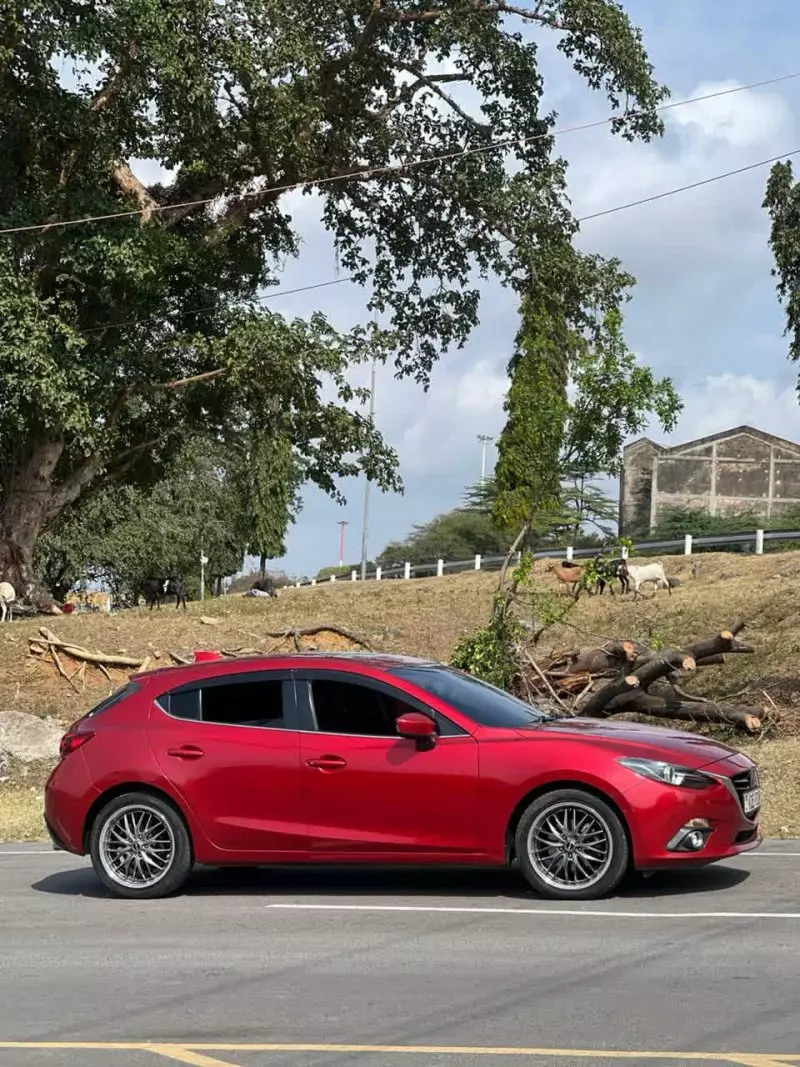 Mazda Axela    - 2014