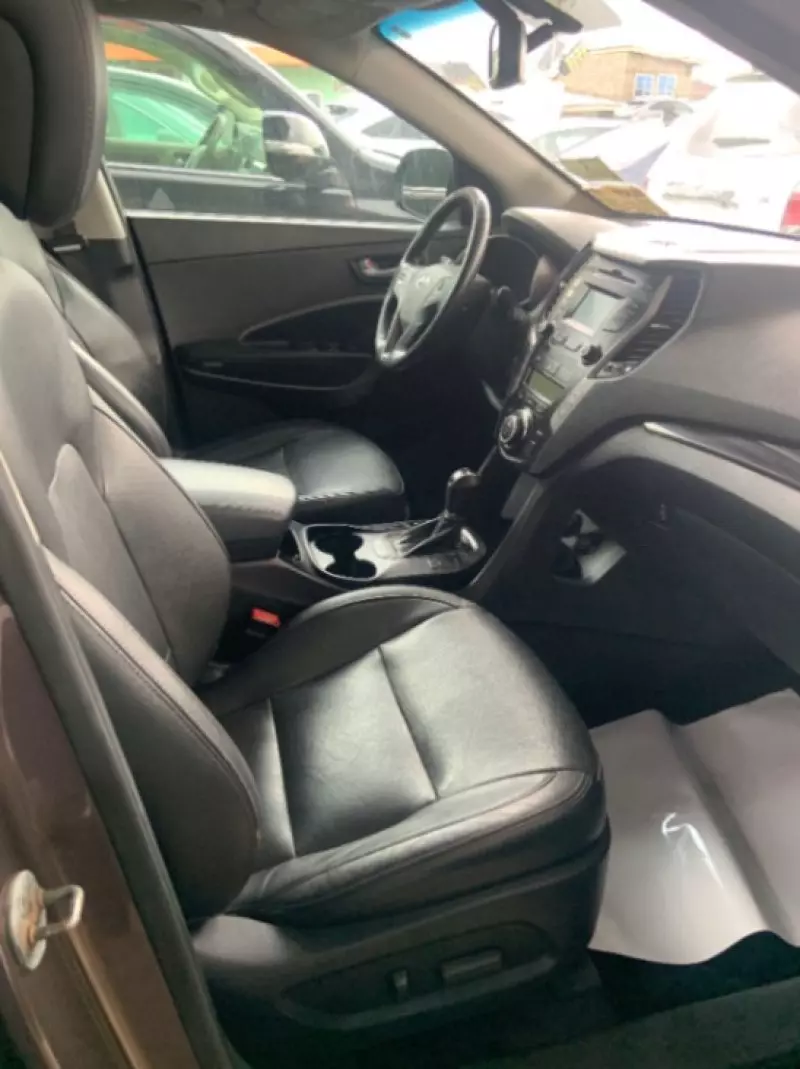 Hyundai Santa Fe   - 2015