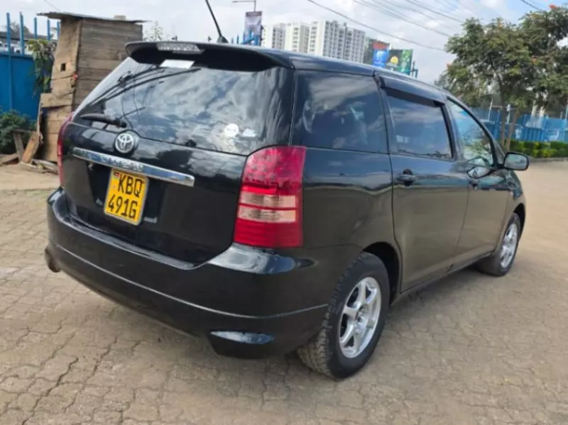 Toyota Wish   - 2004