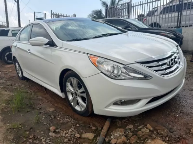 Hyundai Sonata - 2013