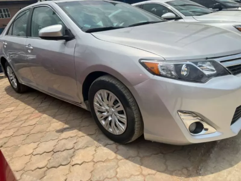 Toyota Camry   - 2013