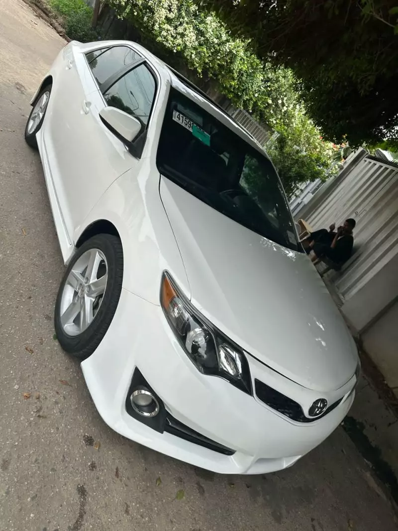 Toyota Camry   - 2014