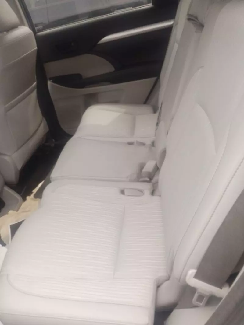 Toyota Highlander   - 2019