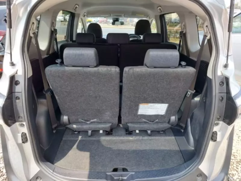 Toyota Sienta   - 2018