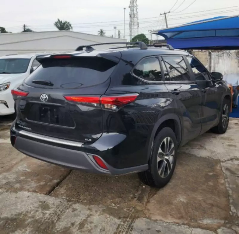 Toyota Highlander   - 2023