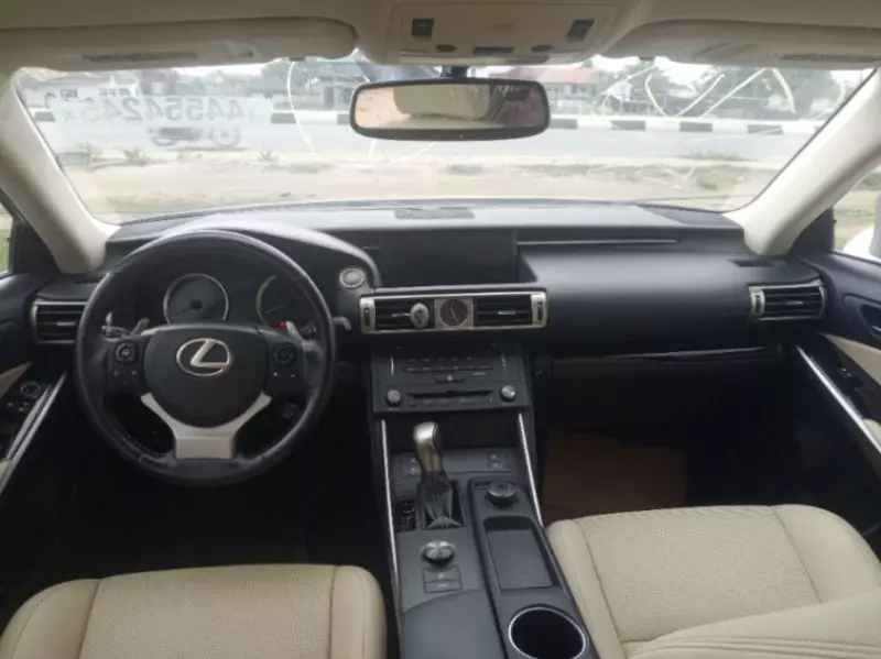 Lexus IS 250   - 2015