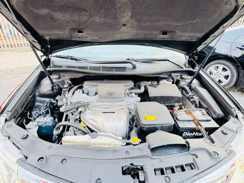 Toyota Camry   - 2012