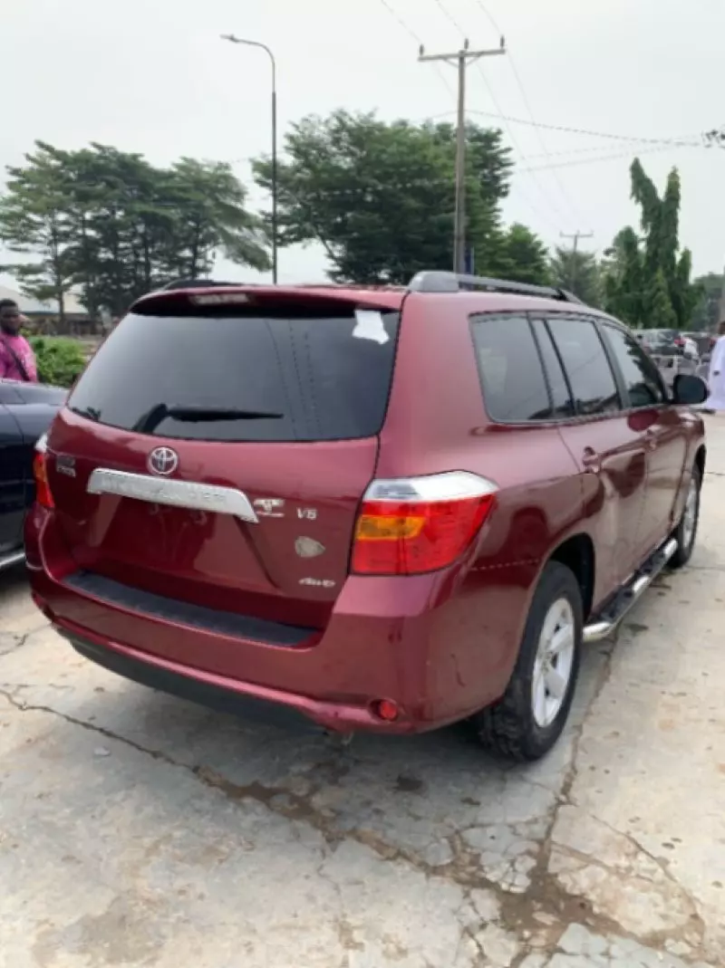 Toyota Highlander   - 2009