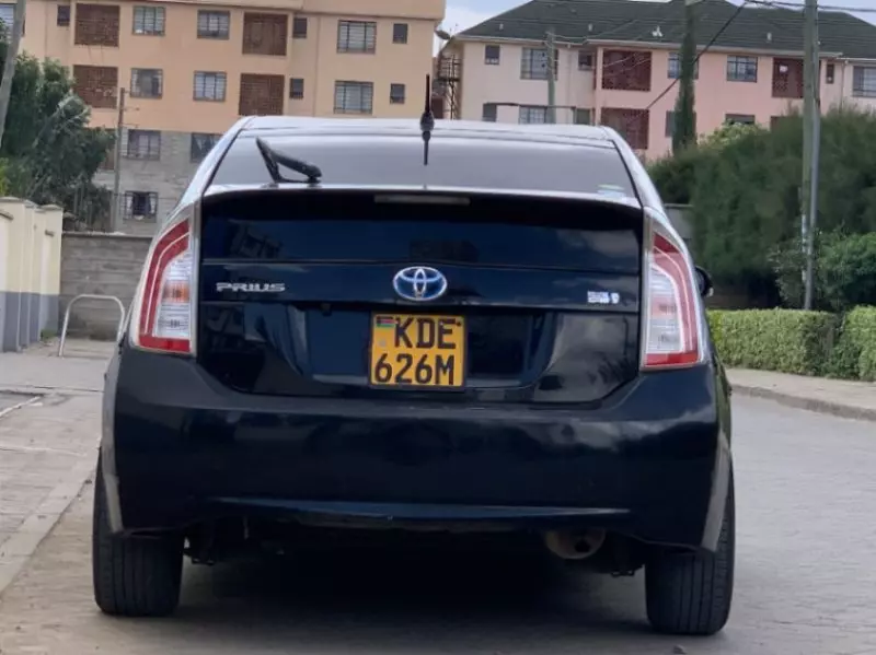 Toyota Prius   - 2014