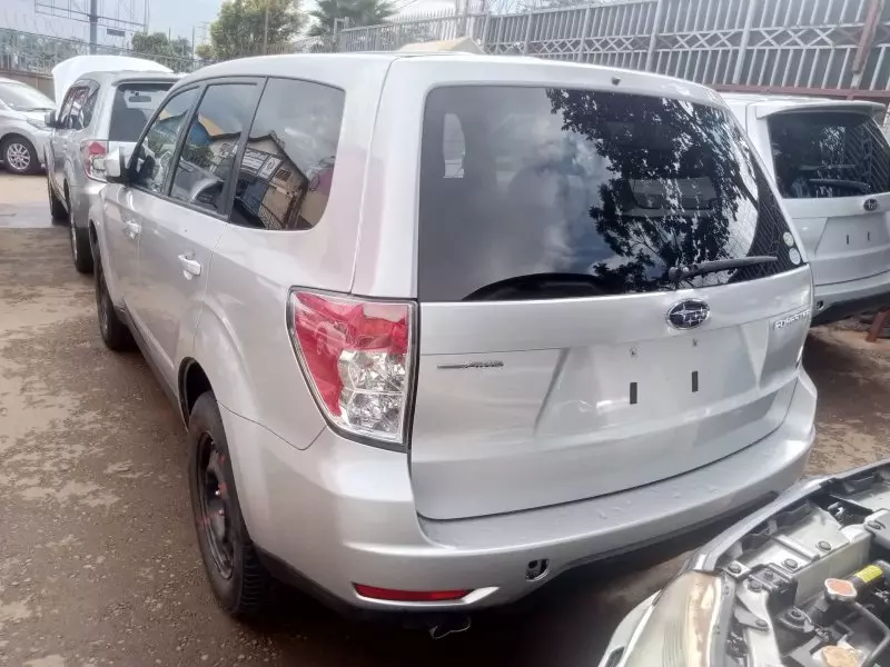 Subaru Forester   - 2010