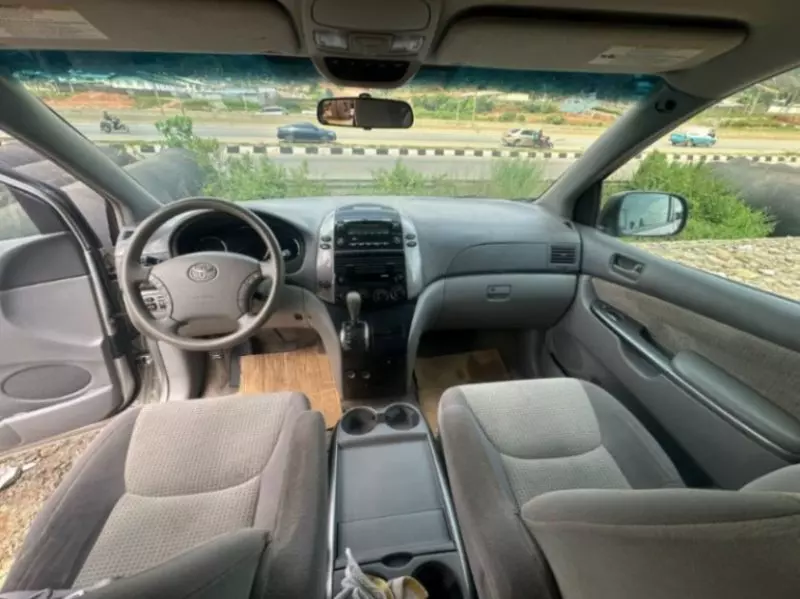 Toyota Sienna   - 2009