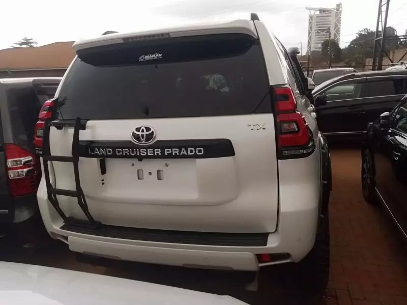 Toyota Landcruiser Prado   - 2017
