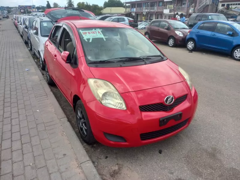 Toyota Vitz   - 2011