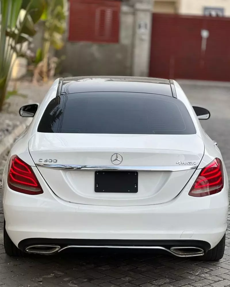 Mercedes-Benz C 300   - 2015