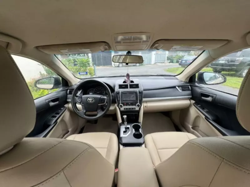 Toyota Camry   - 2012