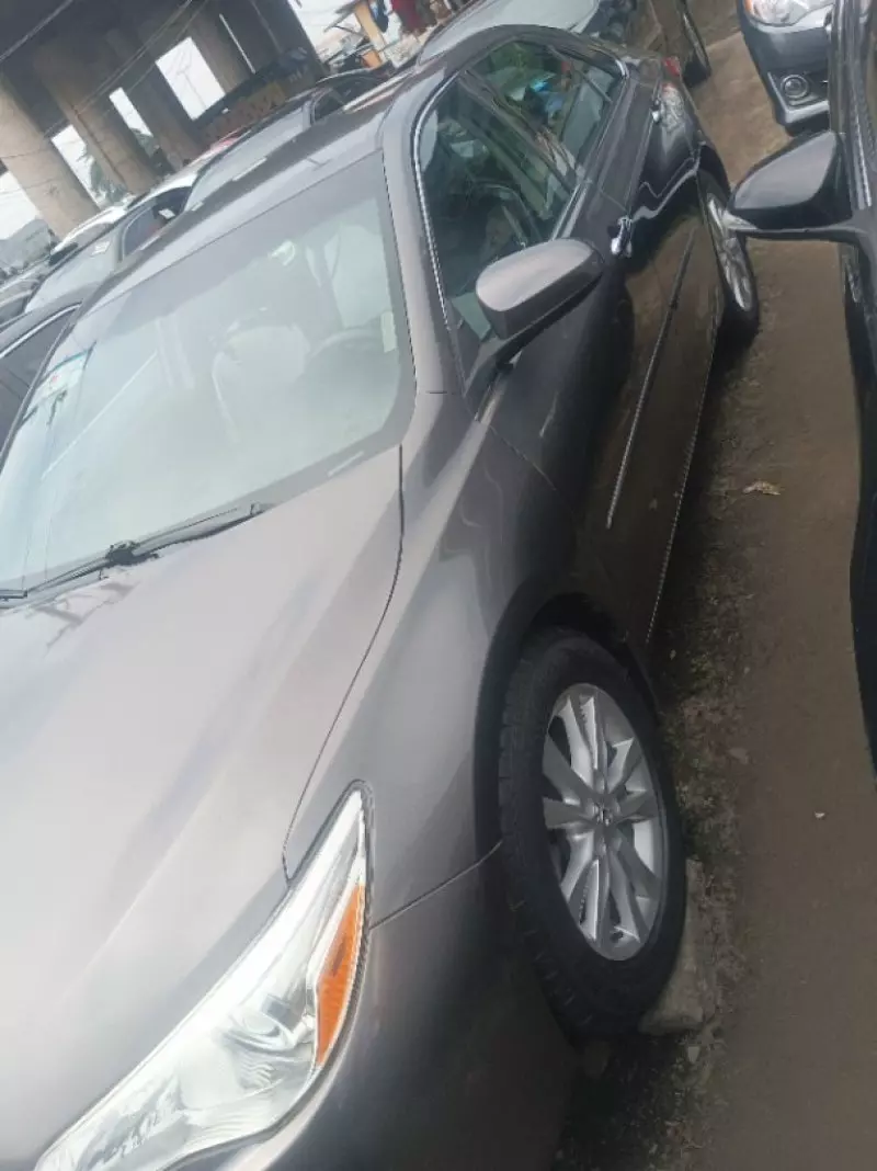 Toyota camry   - 2016
