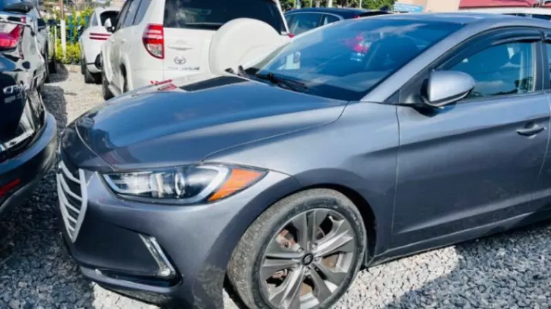 Hyundai Elantra   - 2018