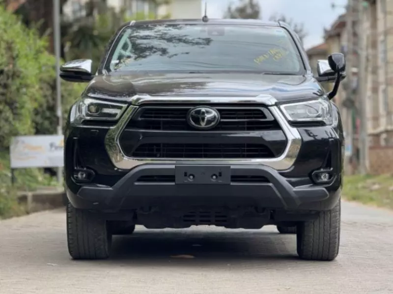 Toyota Hilux   - 2019