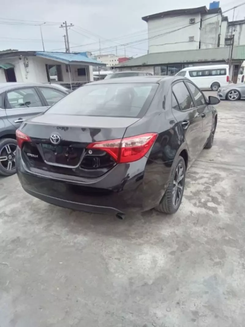 Toyota Corolla   - 2013