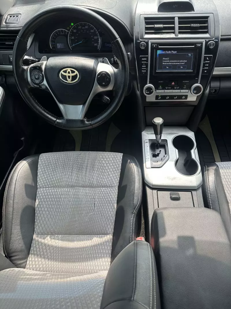 Toyota Camry   - 2012