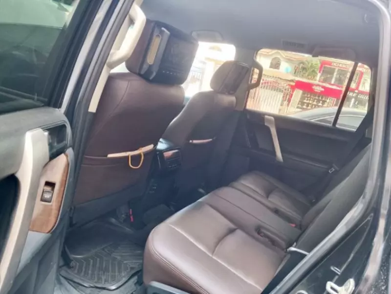 Toyota Land Cruiser - 2014