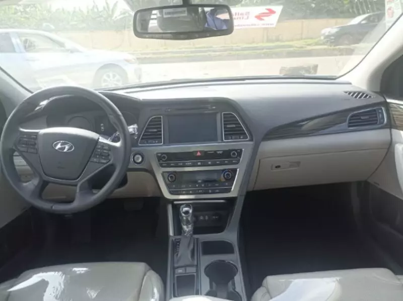 Hyundai Sonata   - 2015
