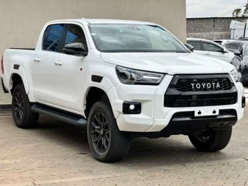 Toyota Hilux   - 2022