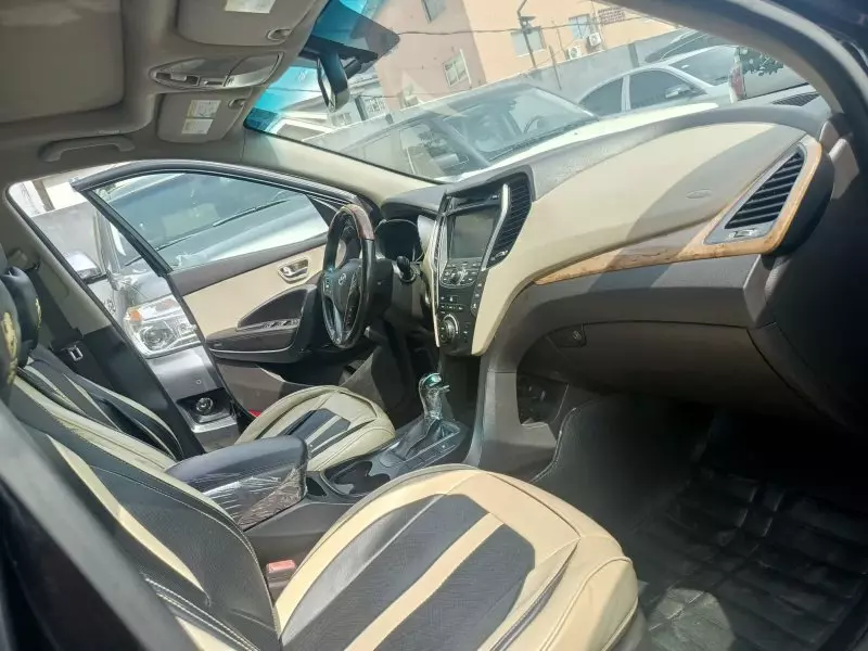 Hyundai Santa Fe - 2013