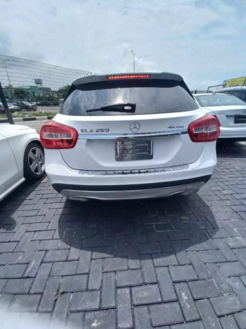 Mercedes-Benz GLA 250   - 2015