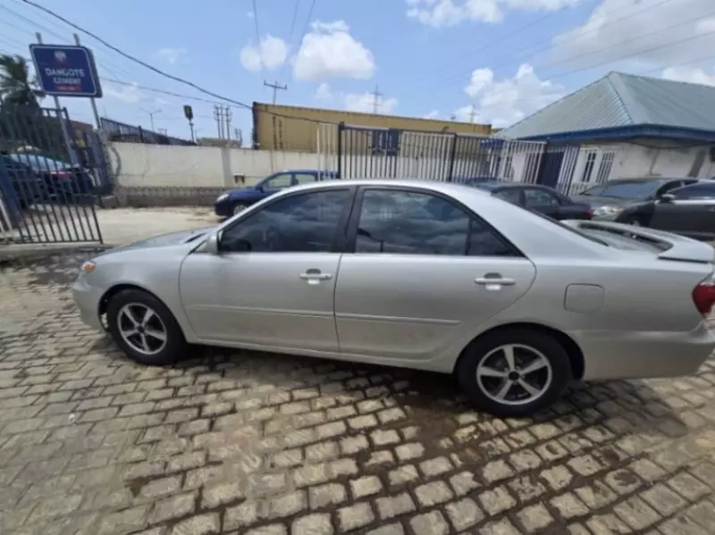 Toyota camry   - 2006