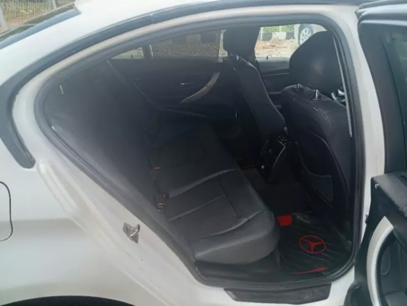 BMW 320i   - 2013