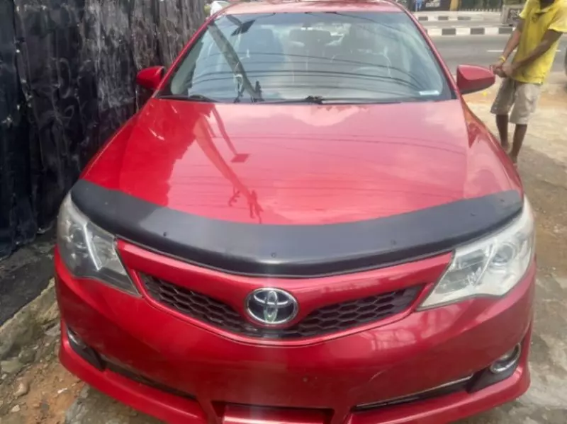 Toyota Camry   - 2013